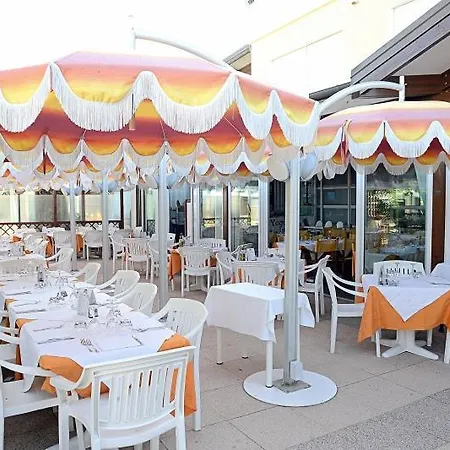 Отель Corallo 3*